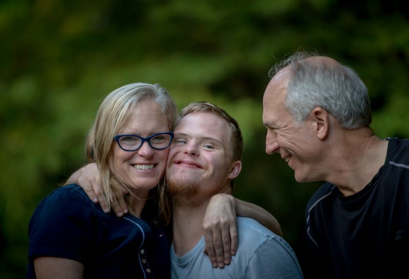 nathan-anderson-GM5Yn5XRVqA-unsplash Info- und Diskussionsabend „Sparen auf Kosten von Kindern, Familien und Pflegebedürftigen?“